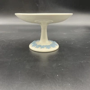 Wedgwood Queensware embossed grapevine lavender on cream compote - Picture 1 of 4
