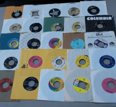 100 Oldies 45s. 50s & 60s.  Teen, Groups, Brit Invasion, Rockabilly, and more. - Image 1 of 2
