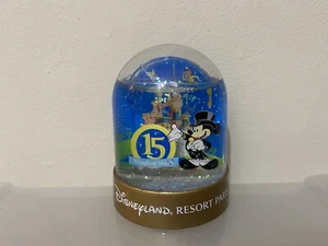 Disneyland Resort Paris 15th Anniversary Snow Globe Waterball - Picture 1 of 3