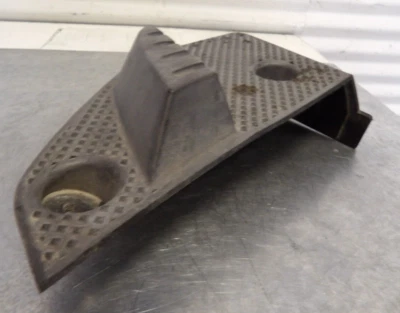 02-11 Yamaha Zuma 50 YW50R Cubierta reposapiés lateral derecho 5PJ-F7421-00-00 Foto 1 de 2