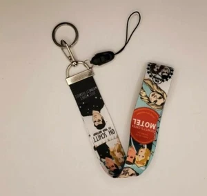 Schitts Creek Schlüsselband Komödie Sitcom David Rose Moira Eugene Dan Levy TV Netflix - Bild 1 von 8