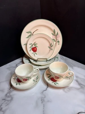 De colección Homer Laughlin China Línea Ritmo Rojo Manzana/Flor de Manzana Patrón Foto 1 de 4