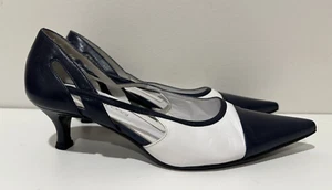 Sergio Rossi women size 6.5. 36.5 white & navy  leather pointed toe kitten heels - Picture 1 of 10