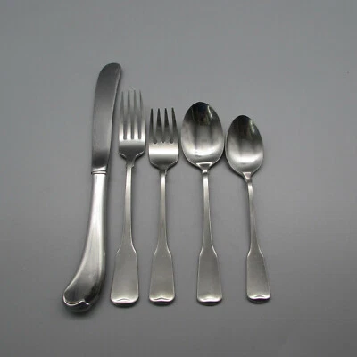 Oneida Stainless Flatware AMERICAN COLONIAL (PISTOL)  18/8 5pc Place Setting (s) - Image 1 of 4