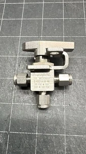 Swagelok P/N SS-41GXS2 1/8" 3-Wege Kugelhahn - BRANDNEU - Bild 1 von 2