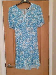 F+F Ladies Blue Pretty Floral Short Sleeved Dress Size 12 - Picture 1 of 2