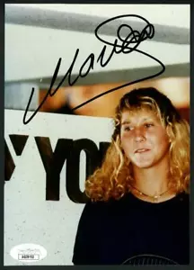 MONICA SELES signed candid 5x7 photo | Tennis star - Autograph JSA certified! - Picture 1 of 2