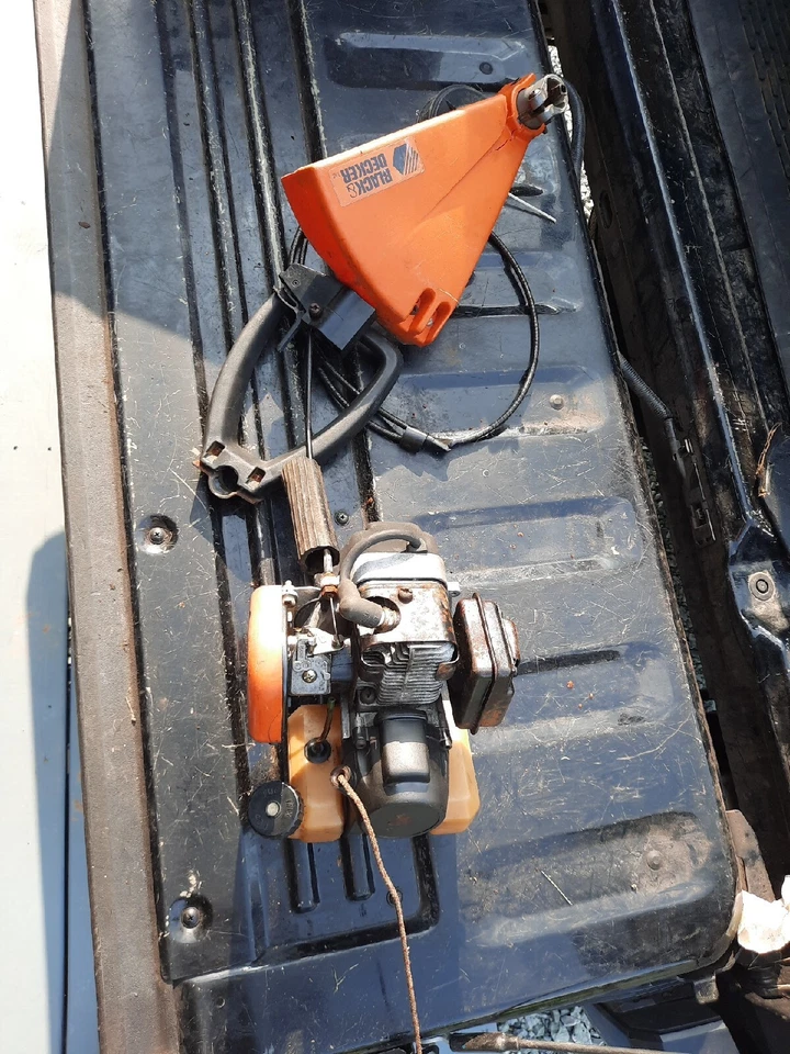 Vintage Black & Decker 32255 String Weed Trimmer Powerhead Parts Unit - Image 1 of 4