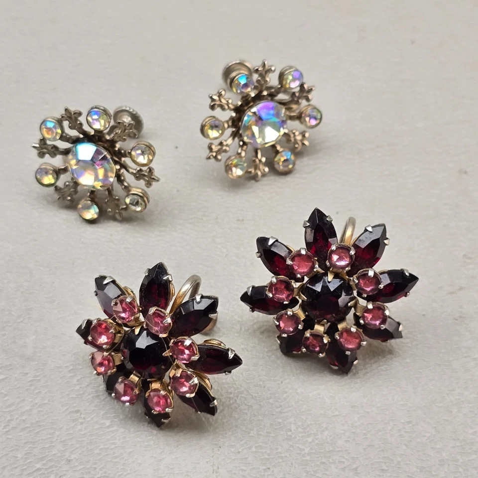 Lote de 2 Pendientes Vintage Estrás Tornillo Trasero Aurora Boreal Rojo Rosa Floral Foto 1 de 4