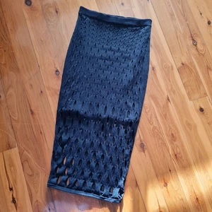 Women's size M 'SHEIKE' Gorgeous black midi bodycon skirt - EUC - Picture 1 of 4