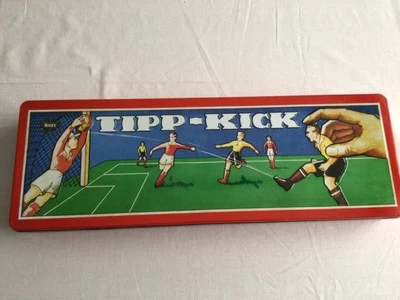 Tipp Kick  Spiel mit Metallfiguren und in  Metallbox - Bild 1 von 4