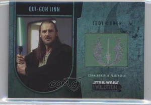 2016 Topps Star Wars Evolution Commemorative Flag 102/170 Qui-Gon Jinn Patch d8k - Picture 1 of 3