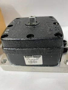 Parker VLA25 Disk Valve with Flange - Picture 1 of 3