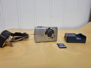 Canon IXY Digital 600 silber 7,1-MP-Kompaktdigitalkamera  - Bild 1 von 13