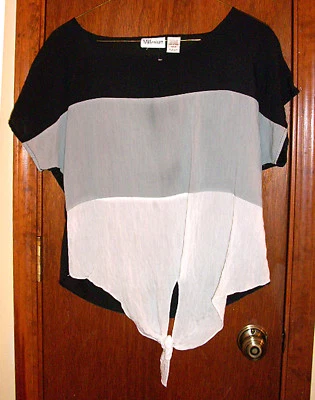 Top Millenium Classy Negro-Gris-Blanco Rayas Manga Corta con Dobladillo Lazo-M Foto 1 de 2