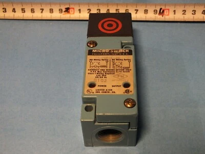 MICRO SWITCH LYS01E-2S - Bild 1 von 4