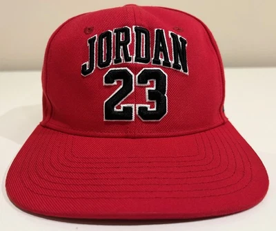 Gorra de béisbol Jordan 23 Snapback ala plana roja juvenil ajustable talla única Foto 1 de 4