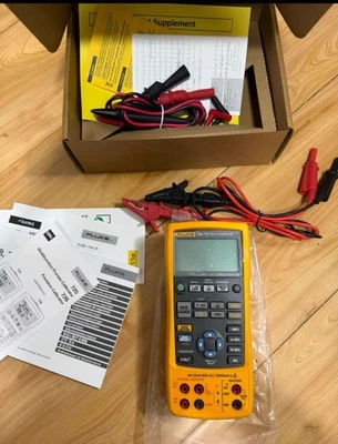 Calibrador multifunción de precisión Fluke 726 | Calibrado 02/05/2025 Foto 1 de 4