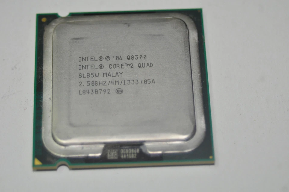 Intel Core2Quad Q8300 2,5GHz SLB5W CPU Prozessor PC Sockel 775 T Computer Core - Bild 1 von 1