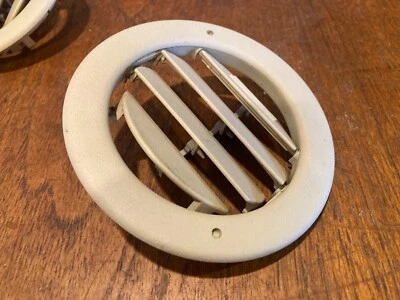 1x Ford Expedition Excursion Navigator techo trasero aire acondicionado techo superior ventilación aire bronceado Foto 1 de 4