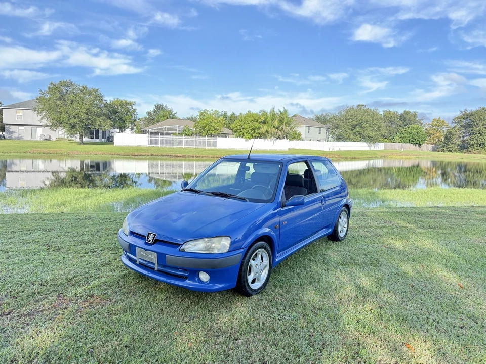 Peugeot 106 106 GTI 1998 Foto 1 de 4