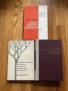 Games of Strategy Theory Applications Melvin Dresher Prediction Analysis Lot - Imagen 1 de 10