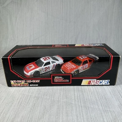 Racing Champions #21 Dale Jarrett #18 Greg Trammel escala 1:43 NASCAR Stock Car Foto 1 de 4