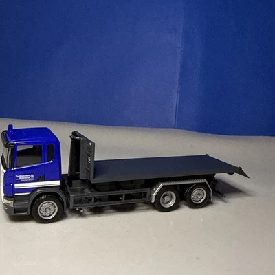 Herpa HO Scale 1:87 Scania  Truck Technisches Hilfswerk THW Dachau - Image 1 of 4