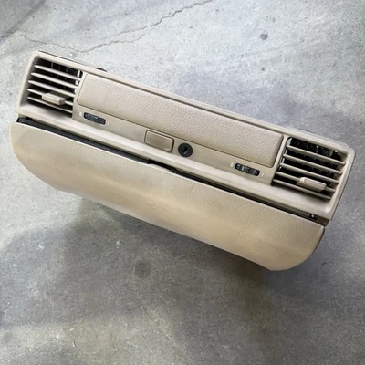 Guantera OEM BMW E36 compartimento de almacenamiento modelo temprano bronceado/beige *Leer descripción* Foto 1 de 4