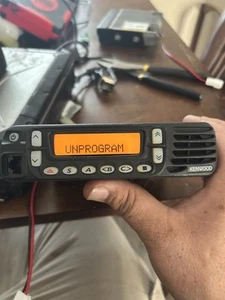 Radio mobilne Kenwood Tk-8180 UHF - Zdjęcie 1 z 2