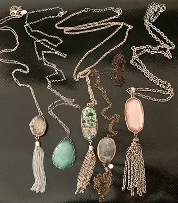 Collares Colgantes 5 Borlas Cuarzo Blanco y Transparente Metal Bordes Sumergidos Piedra Verde Foto 1 de 4