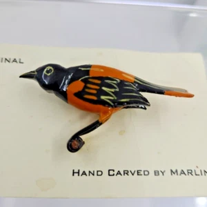 Vintage Carved Wood Hand Painted Takahashi style Baltimore Oriole Bird Pin - Picture 1 of 7