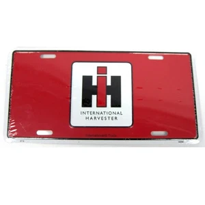 Matrícula roja con logotipo IH grande en letrero central-8320 - Imagen 1 de 1