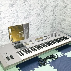 YAMAHA MOTIF6 61-Key Music Workstation Synthesizer Keyboard - Picture 1 of 17