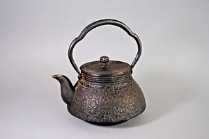 Antico bollitore / bollitore per tè giapponese / decorato / marcato (J 22) - Foto 1 di 13