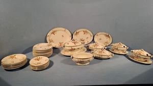 LARGE COLLECTION OF MINIATURE RIDGWAYS HAMPTON PATTERN DINNER WARE - Picture 1 of 11