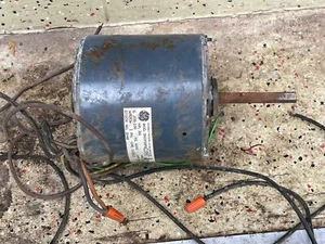 GE 5KCP39PGC199ET ELECTRIC MOTOR 3/4HP, 208/230V, 1075RPM, 3048, 1PH - Picture 1 of 4