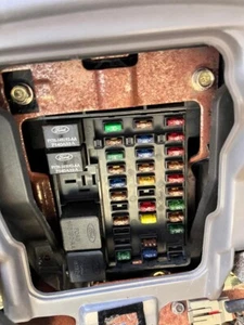 1997 1998 Ford Truck F150 F250 Interior Engine Fuse Box Relay - Bild 1 von 1