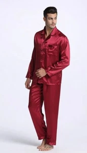 NWT TONY & CANDICE Mens Satin Pajamas Sz M 2 Pc Set Sleepwear Red Christmas - Picture 1 of 12