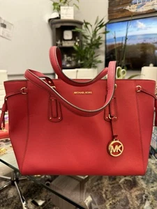 MICHAEL KORS GILLY LARGE DRAWSTRING ZIP TOTE BAG LAPTOP MK DARK SANGRIA LEATHER - Picture 1 of 5