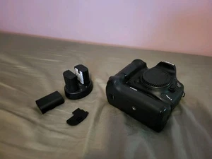 Canon EOS 7D Mark II with BG-E16 grip - Picture 1 of 9