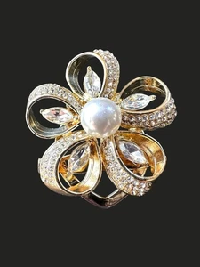 Crystal Flower Brooch Rhinestone Pearl Brooch Pin Wedding Bridal Gift For Her - Picture 1 of 7
