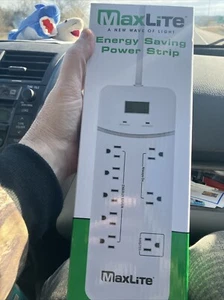 Tira de energía MaxLite protector contra sobretensiones 8 tomas de corriente nuevo - Imagen 1 de 2