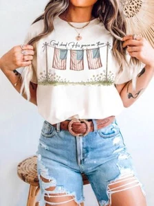 T-shirt Dio ha versato la sua grazia su di te, 4 luglio, patriottica cristiana, indipendenza - Foto 1 di 5
