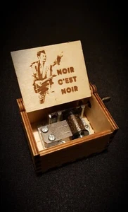 Boîte à musique en bois Johnny Hallyday Noir c'est noir - Personnalisable - Photo 1/6