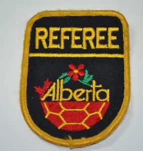 Toppa Arbitro Calcio Alberta Canada Tessuto Panno Vintage 2,5"x 3,25" - Foto 1 di 3