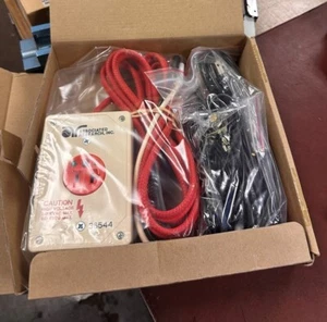 ASSOCIATED RESEARCH #36544 STECKDOSE ADAPTERBOX - NEU - Bild 1 von 4