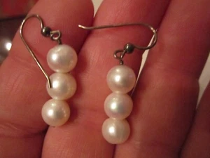 STERLING SILVER WITH TRIPLE PEARL EARRINGS - FRESHWATER - Picture 1 of 2