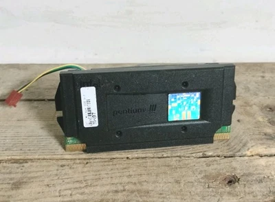 Computer Vintage INTEL PENTIUM III 500MHz  500/512/100/2.0V Slot 1 - CPU Intel  - Immagine 1 di 3