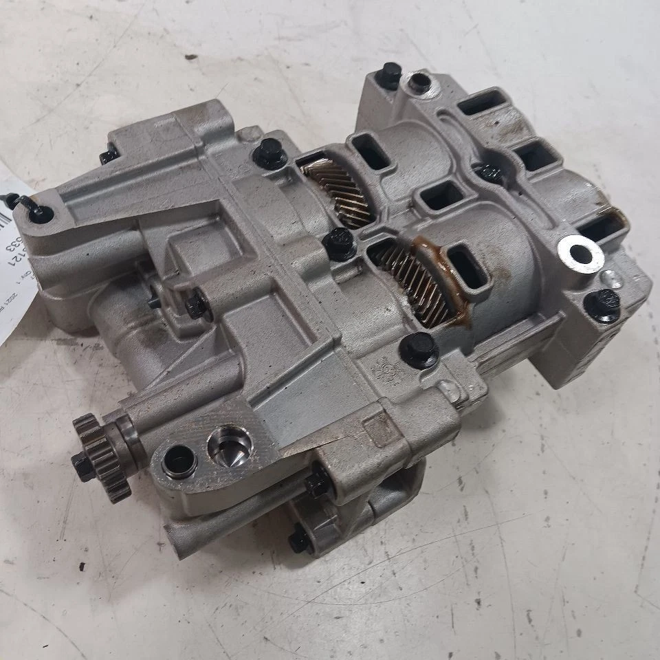 Jeep Renegade 2.4 Engine Oil Pump 2023 2022 2021 2020 - Image 1 of 4